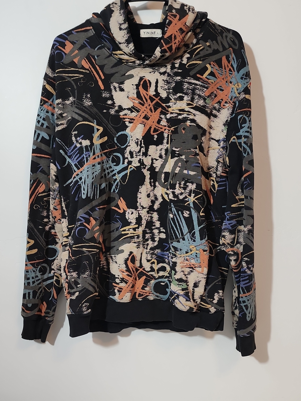 Men’s Black Abstract Print Hoodie Sweater